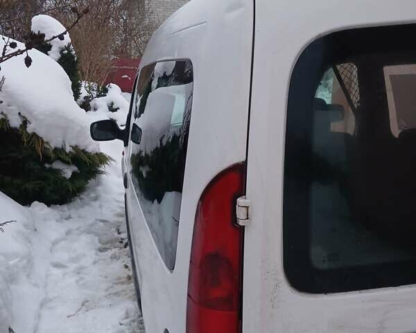 Білий Рено Кєнгу, об'ємом двигуна 1.46 л та пробігом 200 тис. км за 3000 $, фото 2 на Automoto.ua