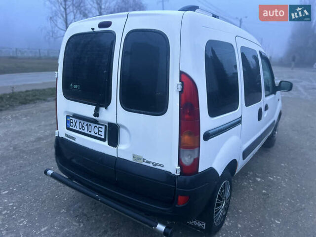 Белый Рено Кенгу, объемом двигателя 1.46 л и пробегом 205 тыс. км за 3600 $, фото 5 на Automoto.ua