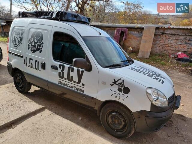 Белый Рено Кенгу, объемом двигателя 1.4 л и пробегом 387 тыс. км за 2900 $, фото 1 на Automoto.ua