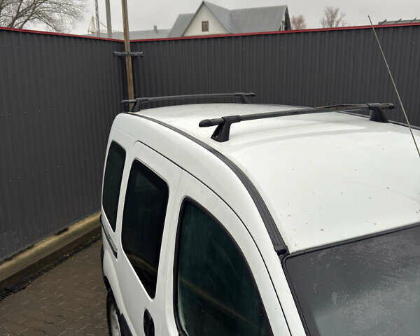 Белый Рено Кенгу, объемом двигателя 1.9 л и пробегом 277 тыс. км за 4500 $, фото 4 на Automoto.ua