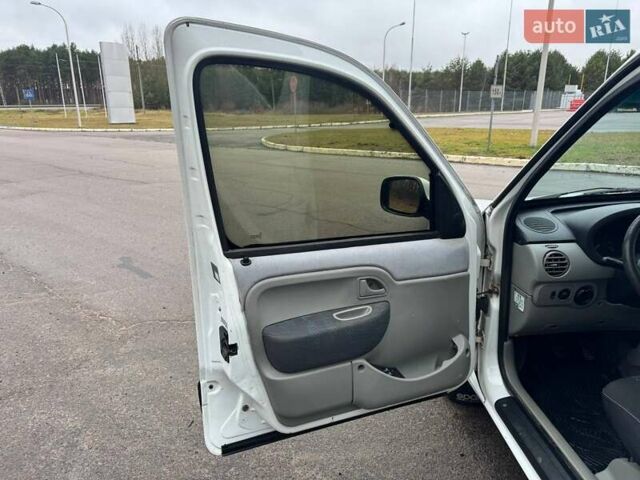 Білий Рено Кєнгу, об'ємом двигуна 1.46 л та пробігом 271 тис. км за 4000 $, фото 16 на Automoto.ua
