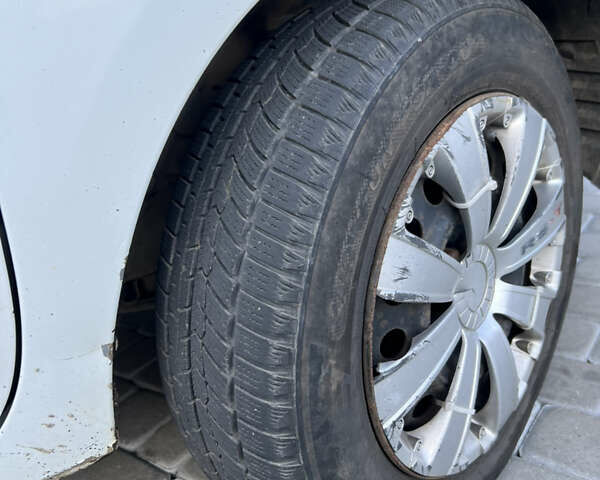 Білий Рено Кєнгу, об'ємом двигуна 1.5 л та пробігом 250 тис. км за 1999 $, фото 7 на Automoto.ua