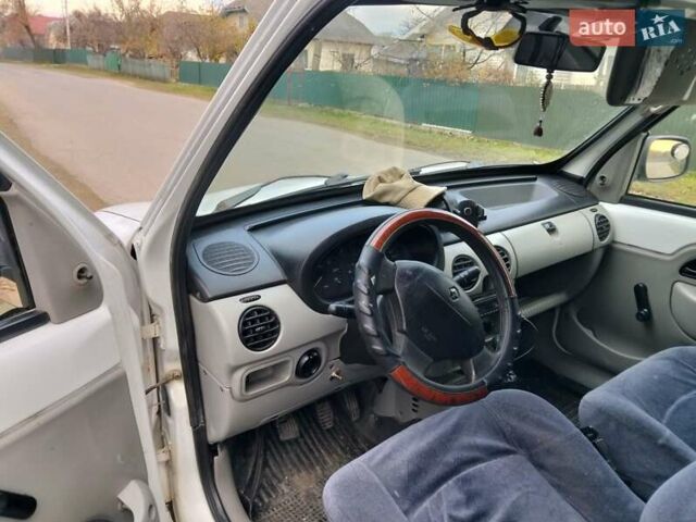 Белый Рено Кенгу, объемом двигателя 1.2 л и пробегом 390 тыс. км за 2500 $, фото 9 на Automoto.ua