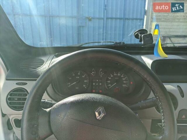 Белый Рено Кенгу, объемом двигателя 1.5 л и пробегом 294 тыс. км за 2800 $, фото 7 на Automoto.ua