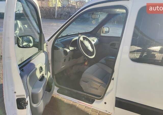 Белый Рено Кенгу, объемом двигателя 1.5 л и пробегом 193 тыс. км за 3500 $, фото 8 на Automoto.ua