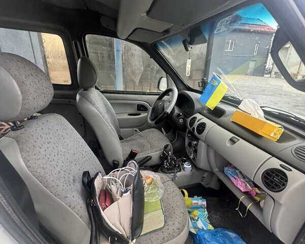 Белый Рено Кенгу, объемом двигателя 1.5 л и пробегом 50 тыс. км за 2700 $, фото 8 на Automoto.ua