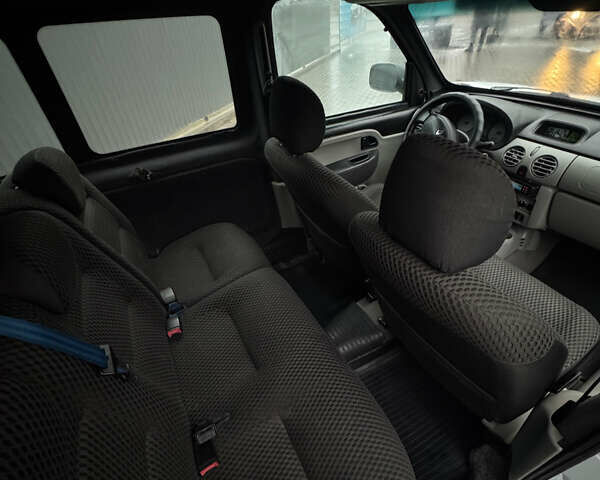 Белый Рено Кенгу, объемом двигателя 1.9 л и пробегом 277 тыс. км за 4500 $, фото 8 на Automoto.ua