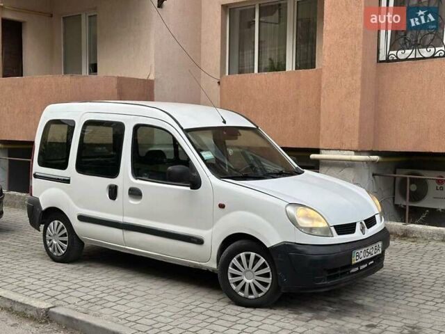 Белый Рено Кенгу, объемом двигателя 1.9 л и пробегом 250 тыс. км за 2499 $, фото 1 на Automoto.ua