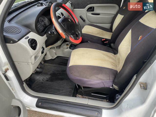 Рено Кєнгу 2005 у Олевске на Automoto.ua Білий Рено Кєнгу, об'ємом двигуна 1.5 л та пробігом 304 тис. км за 3300 $, фото 15 на Automoto.ua