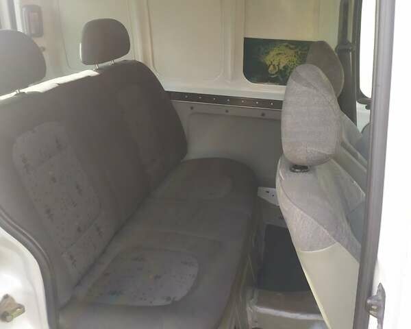 Білий Рено Кєнгу, об'ємом двигуна 1.5 л та пробігом 246 тис. км за 2800 $, фото 4 на Automoto.ua