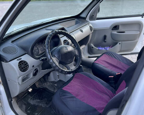 Білий Рено Кєнгу, об'ємом двигуна 1.5 л та пробігом 250 тис. км за 1999 $, фото 9 на Automoto.ua