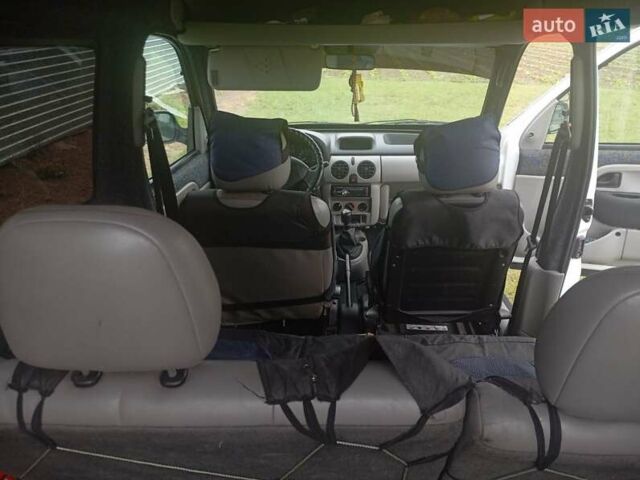 Белый Рено Кенгу, объемом двигателя 1.46 л и пробегом 245 тыс. км за 3700 $, фото 17 на Automoto.ua