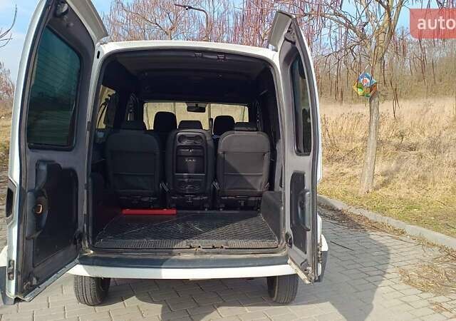 Белый Рено Кенгу, объемом двигателя 1.46 л и пробегом 384 тыс. км за 3700 $, фото 3 на Automoto.ua