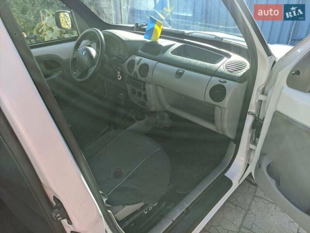 Белый Рено Кенгу, объемом двигателя 1.5 л и пробегом 294 тыс. км за 2800 $, фото 5 на Automoto.ua