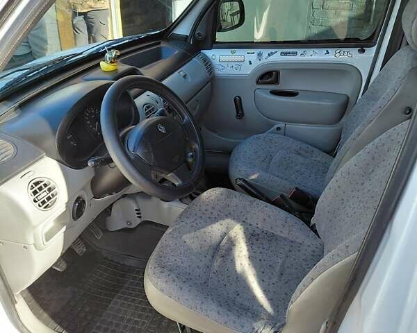 Белый Рено Кенгу, объемом двигателя 1.4 л и пробегом 387 тыс. км за 2900 $, фото 12 на Automoto.ua