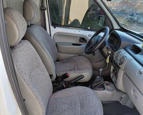 Белый Рено Кенгу, объемом двигателя 1.4 л и пробегом 387 тыс. км за 2900 $, фото 13 на Automoto.ua