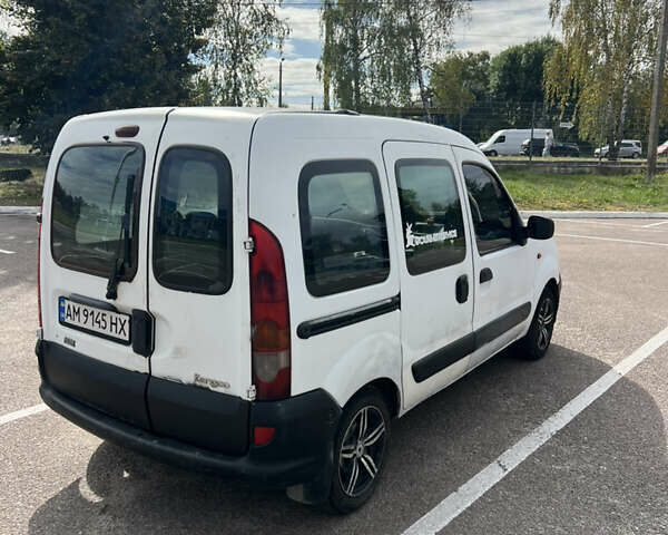Белый Рено Кенгу, объемом двигателя 1.5 л и пробегом 357 тыс. км за 3000 $, фото 6 на Automoto.ua