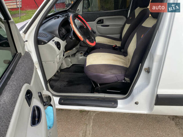 Рено Кєнгу 2005 у Олевске на Automoto.ua Білий Рено Кєнгу, об'ємом двигуна 1.5 л та пробігом 304 тис. км за 3300 $, фото 16 на Automoto.ua