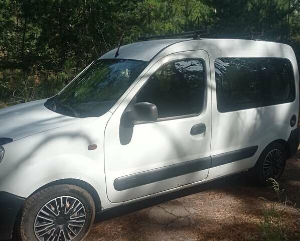 Белый Рено Кенгу, объемом двигателя 1.46 л и пробегом 363 тыс. км за 3300 $, фото 5 на Automoto.ua