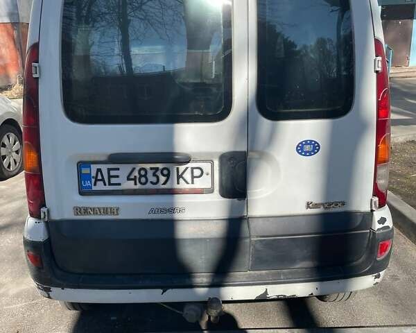 Белый Рено Кенгу, объемом двигателя 1.5 л и пробегом 200 тыс. км за 4000 $, фото 4 на Automoto.ua