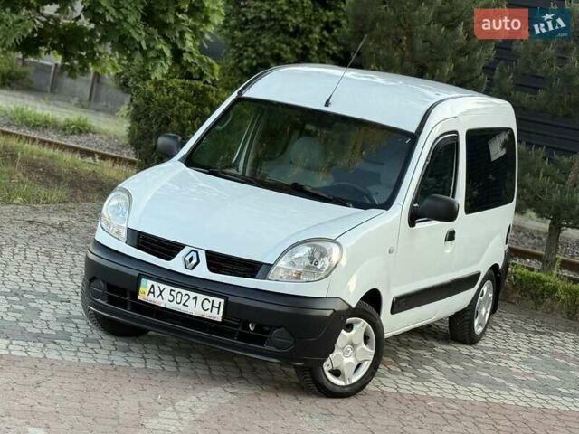 Белый Рено Кенгу, объемом двигателя 1.4 л и пробегом 264 тыс. км за 2999 $, фото 17 на Automoto.ua