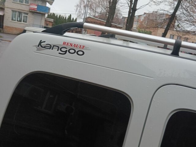 Белый Рено Кенгу, объемом двигателя 0 л и пробегом 323 тыс. км за 5215 $, фото 5 на Automoto.ua