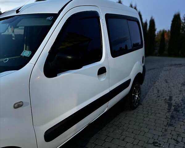 Білий Рено Кєнгу, об'ємом двигуна 1.5 л та пробігом 180 тис. км за 3950 $, фото 5 на Automoto.ua