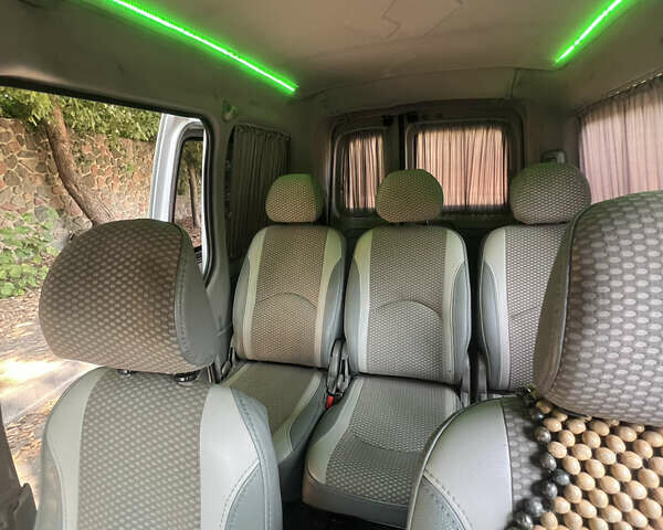 Белый Рено Кенгу, объемом двигателя 1.5 л и пробегом 393 тыс. км за 4200 $, фото 16 на Automoto.ua