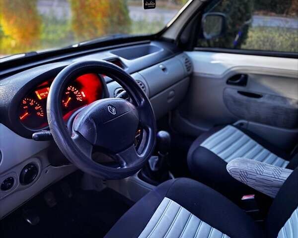 Білий Рено Кєнгу, об'ємом двигуна 1.5 л та пробігом 180 тис. км за 3950 $, фото 6 на Automoto.ua