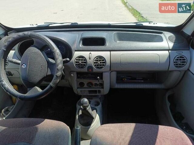 Рено Кенгу 2006 в Харькове на Automoto.ua Белый Рено Кенгу, объемом двигателя 1.9 л и пробегом 220 тыс. км за 4300 $, фото 3 на Automoto.ua