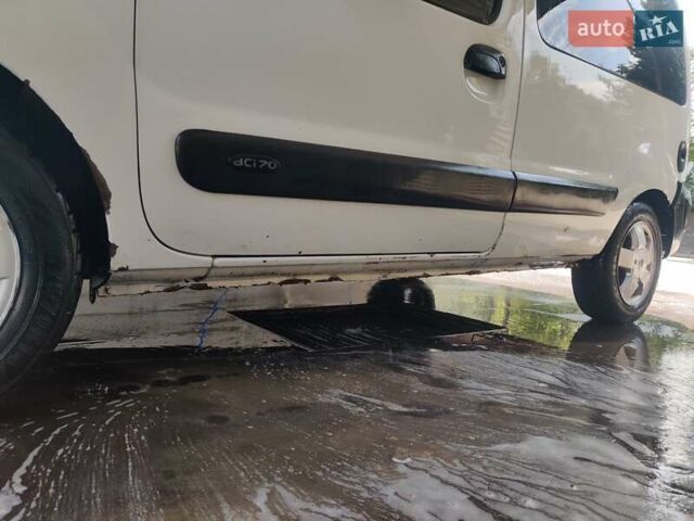 Белый Рено Кенгу, объемом двигателя 1.46 л и пробегом 360 тыс. км за 3300 $, фото 2 на Automoto.ua