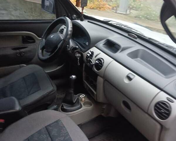 Белый Рено Кенгу, объемом двигателя 1.5 л и пробегом 323 тыс. км за 5200 $, фото 17 на Automoto.ua