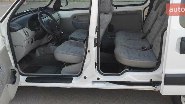 Белый Рено Кенгу, объемом двигателя 1.2 л и пробегом 187 тыс. км за 4803 $, фото 22 на Automoto.ua