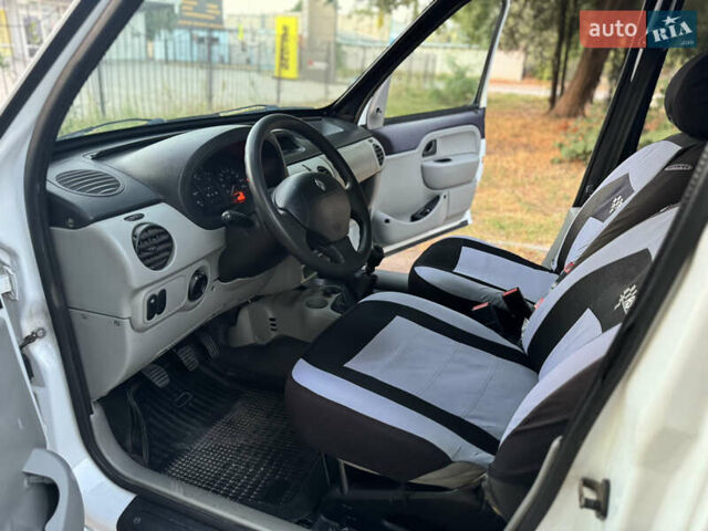Білий Рено Кєнгу, об'ємом двигуна 1.5 л та пробігом 340 тис. км за 4350 $, фото 17 на Automoto.ua
