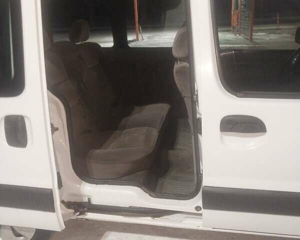 Білий Рено Кєнгу, об'ємом двигуна 1.46 л та пробігом 140 тис. км за 3600 $, фото 8 на Automoto.ua