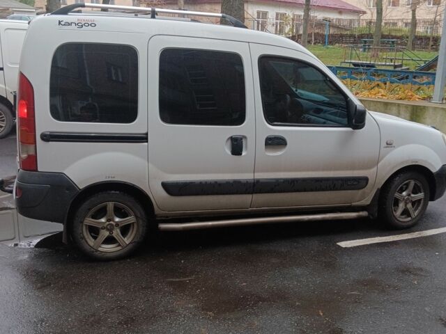Белый Рено Кенгу, объемом двигателя 0 л и пробегом 323 тыс. км за 5215 $, фото 1 на Automoto.ua