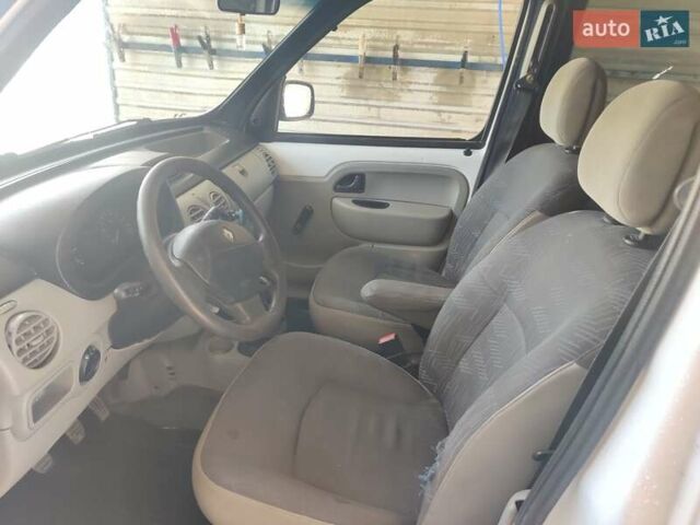 Белый Рено Кенгу, объемом двигателя 1.46 л и пробегом 360 тыс. км за 3300 $, фото 1 на Automoto.ua