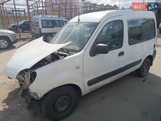 Белый Рено Кенгу, объемом двигателя 1.39 л и пробегом 300 тыс. км за 1100 $, фото 1 на Automoto.ua
