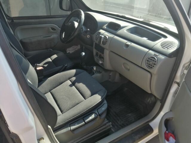 Рено Кєнгу 2006 у Кам'янське (Дніпродзержинськ) на Automoto.ua Білий Рено Кєнгу, об'ємом двигуна 1.5 л та пробігом 348 тис. км за 4200 $, фото 6 на Automoto.ua