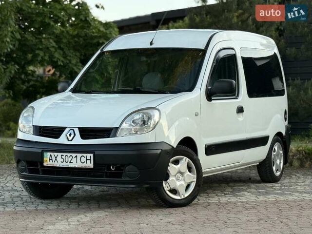 Белый Рено Кенгу, объемом двигателя 1.4 л и пробегом 264 тыс. км за 2999 $, фото 16 на Automoto.ua