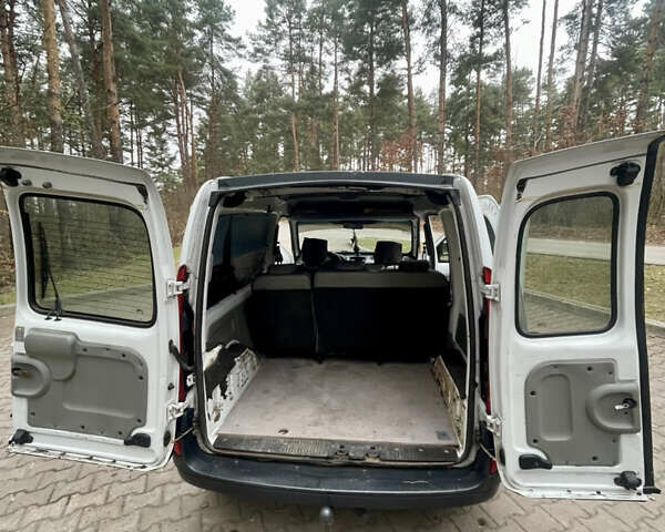 Белый Рено Кенгу, объемом двигателя 1.46 л и пробегом 250 тыс. км за 3350 $, фото 12 на Automoto.ua