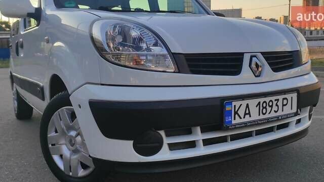 Белый Рено Кенгу, объемом двигателя 1.2 л и пробегом 187 тыс. км за 4803 $, фото 2 на Automoto.ua