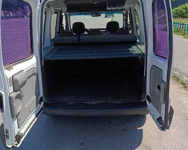 Рено Кенгу 2006 в Харькове на Automoto.ua Белый Рено Кенгу, объемом двигателя 1.9 л и пробегом 220 тыс. км за 4300 $, фото 4 на Automoto.ua