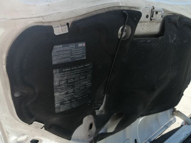 Рено Кєнгу 2006 у Кам'янське (Дніпродзержинськ) на Automoto.ua Білий Рено Кєнгу, об'ємом двигуна 1.5 л та пробігом 348 тис. км за 4200 $, фото 9 на Automoto.ua