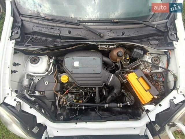 Рено Кенгу 2006 в Харькове на Automoto.ua Белый Рено Кенгу, объемом двигателя 1.9 л и пробегом 220 тыс. км за 4300 $, фото 7 на Automoto.ua