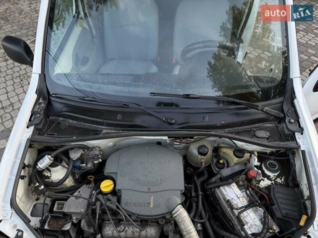 Белый Рено Кенгу, объемом двигателя 1.4 л и пробегом 264 тыс. км за 2999 $, фото 76 на Automoto.ua