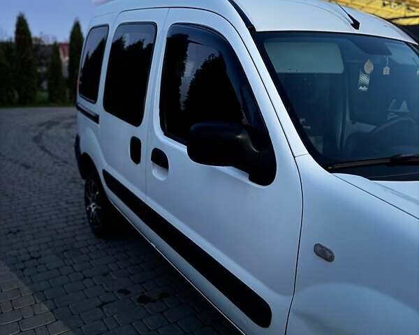 Білий Рено Кєнгу, об'ємом двигуна 1.5 л та пробігом 180 тис. км за 3950 $, фото 3 на Automoto.ua