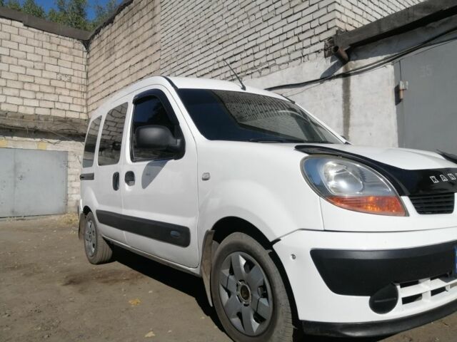 Рено Кєнгу 2006 у Кам'янське (Дніпродзержинськ) на Automoto.ua Білий Рено Кєнгу, об'ємом двигуна 1.5 л та пробігом 348 тис. км за 4200 $, фото 3 на Automoto.ua