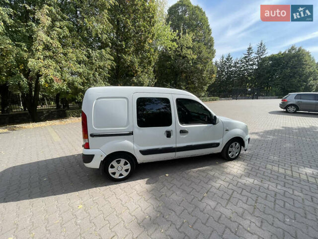 Белый Рено Кенгу, объемом двигателя 1.46 л и пробегом 260 тыс. км за 4199 $, фото 4 на Automoto.ua