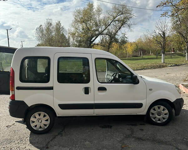 Белый Рено Кенгу, объемом двигателя 0 л и пробегом 400 тыс. км за 3499 $, фото 2 на Automoto.ua